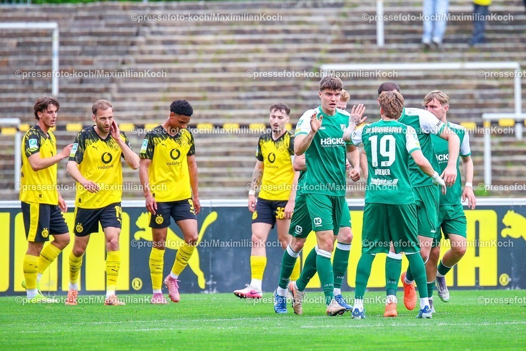 xsefx18042601019 | 18.04.2026, xsefx, Fußball, Regionalliga West, Borussia Dortmund II (U23) - SV Rödinghausen, 30. Spieltag, Stadion Rote Erde, Saison 2025 2026: Toschütze Maximilian Hippe schreit Freude raus. DFB regulations prohibit any use of photographs as image sequences and or quasi-video. Photo: xSabinexEffgenxPressefotoKochx