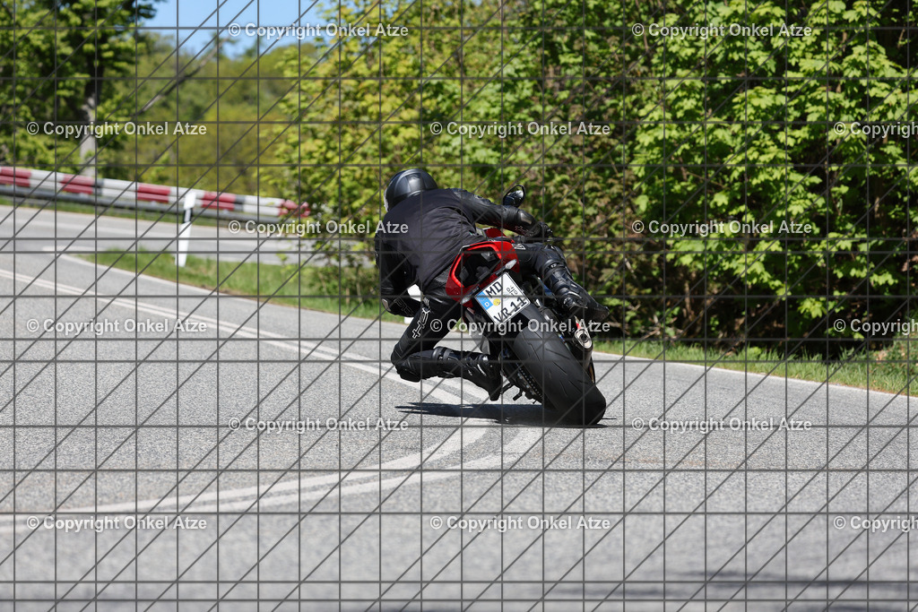 IMG_9502 | Fotograf am Kyffhäuser. Onkel Atze. Kyffhäuser Rennstrecke. Café36. Motorsportfotografie. - Realisiert mit Pictrs.com