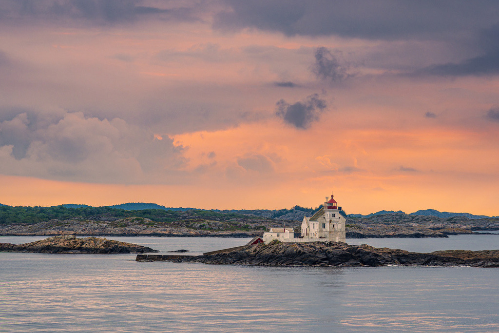 Der Leuchtturm Grønningen Fyr vor Kristiansand in Norwegen | Der Leuchtturm Grønningen Fyr vor Kristiansand in Norwegen.