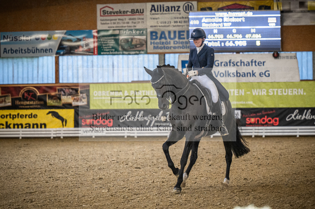 DOS_4850 | Entdecke hochwertige Reitturnierfotos von Foto Oger. Professionell, emotional und authentisch – jetzt Lieblingsmomente im Shop bestellen.Deutschlandweite Turnierfotografie. - Realisiert mit Pictrs.com
