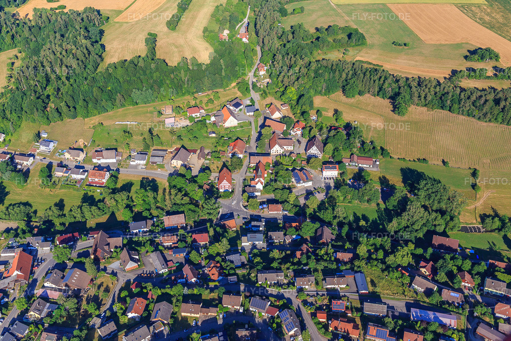 Luftbild: Mariazeller Straße von Osten im Ortsteil Stetten in Zimmern im Bundesland Baden-Württemberg in Deutschland. Foto: IMG_149285.jpg vom 29.06.2025 durch Werner Riehm/FLY-FOTO.de