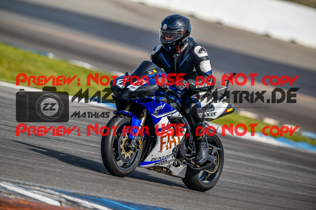 MaZZes_FotoMatrix_230410_8664 | ROT