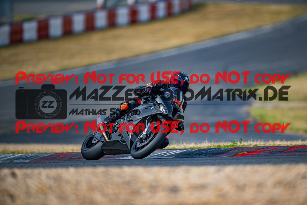 MaZZes_FotoMatrix_230719_8652 | ROT