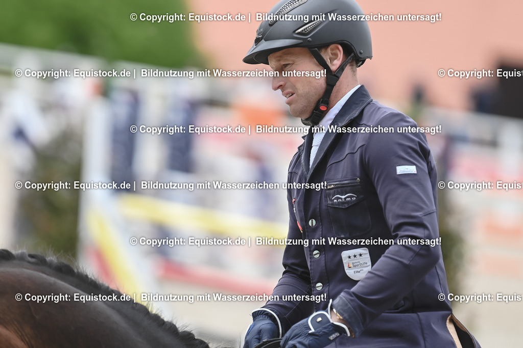 20230514_CCI4_Springen_0397 | equistock