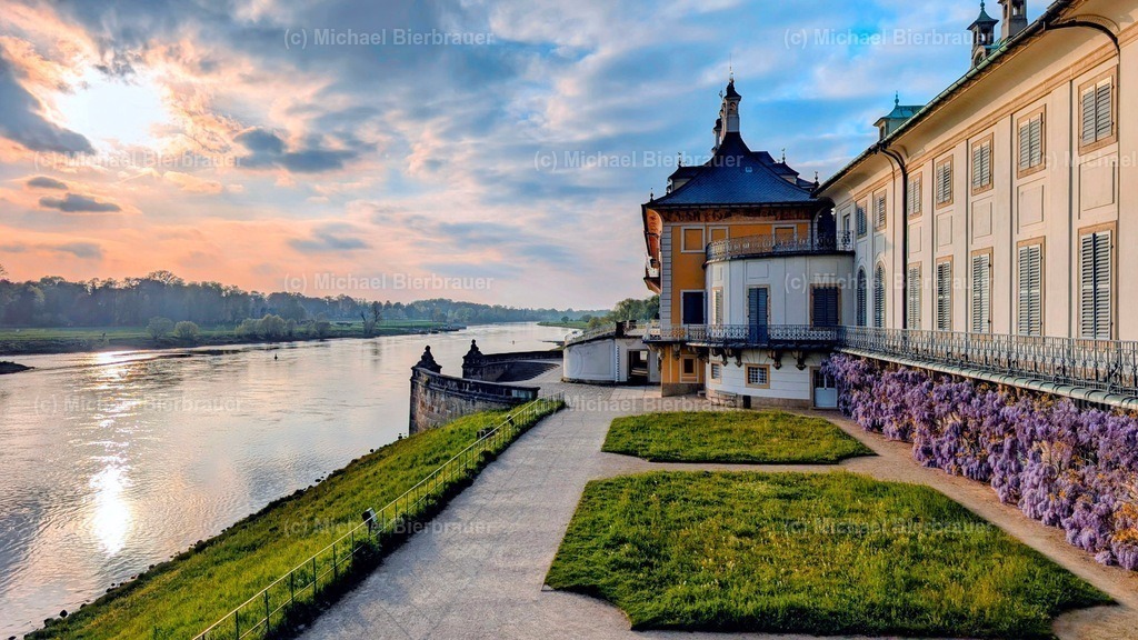Schloss Pillnitz am Abend | michis-fotos - Realisiert mit Pictrs.com
