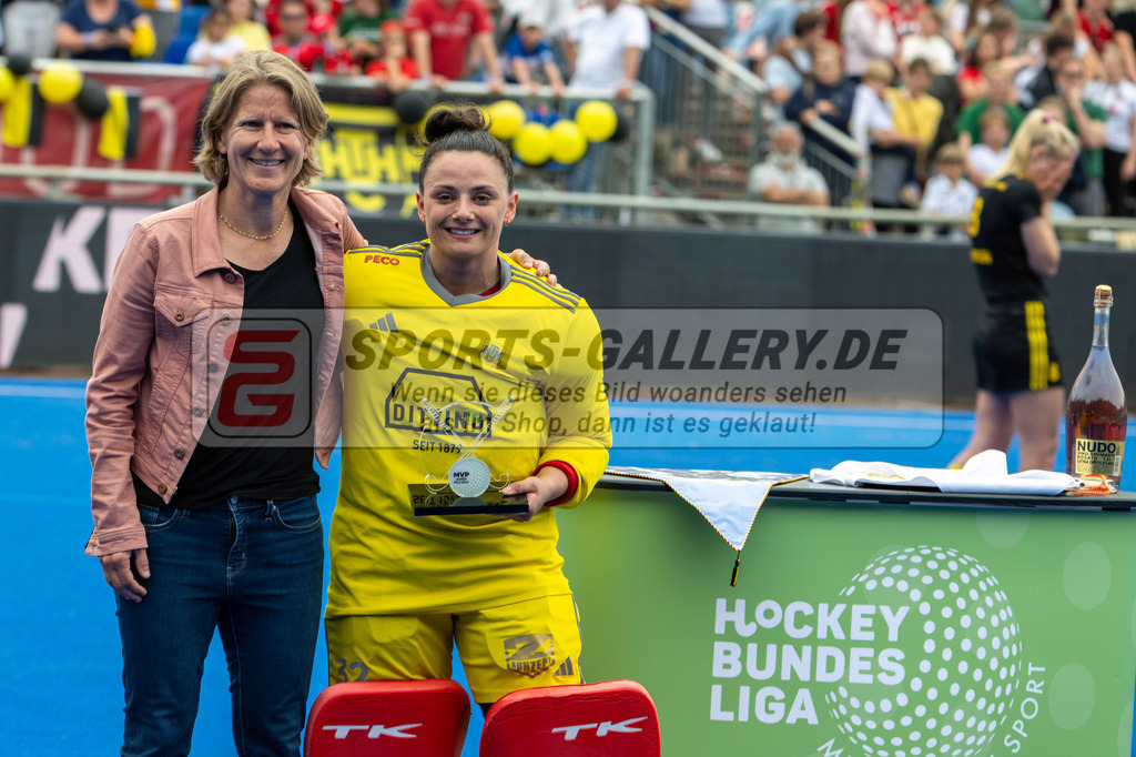 Final4_20250601-1308-Z09_4405 | Krefeld, Deutschland, 01.06.2025:  Feldhockey Final4 2025 – „Deutsche Feldhockey-Meisterschaften 2025“ Harvestehuder HTC - Düsseldorfer HC (Finale Damen) im Gerd-Wellen-Hockeyanlage am 01.06.2025 in Krefeld, Deutschland. (Foto von Kramhöller/Fehrmann/Kaste)Krefeld, Germany, 01.06.2025: Feldhockey Final4 2025 – „Deutsche Feldhockey-Meisterschaften 2025“ Harvestehuder HTC - Düsseldorfer HC (Finale Damen) in Gerd-Wellen-Hockeyanlage at 01.06.2025 in Krefeld, Deutschland. (Foto from Kramhöller/Fehrmann/Kaste)