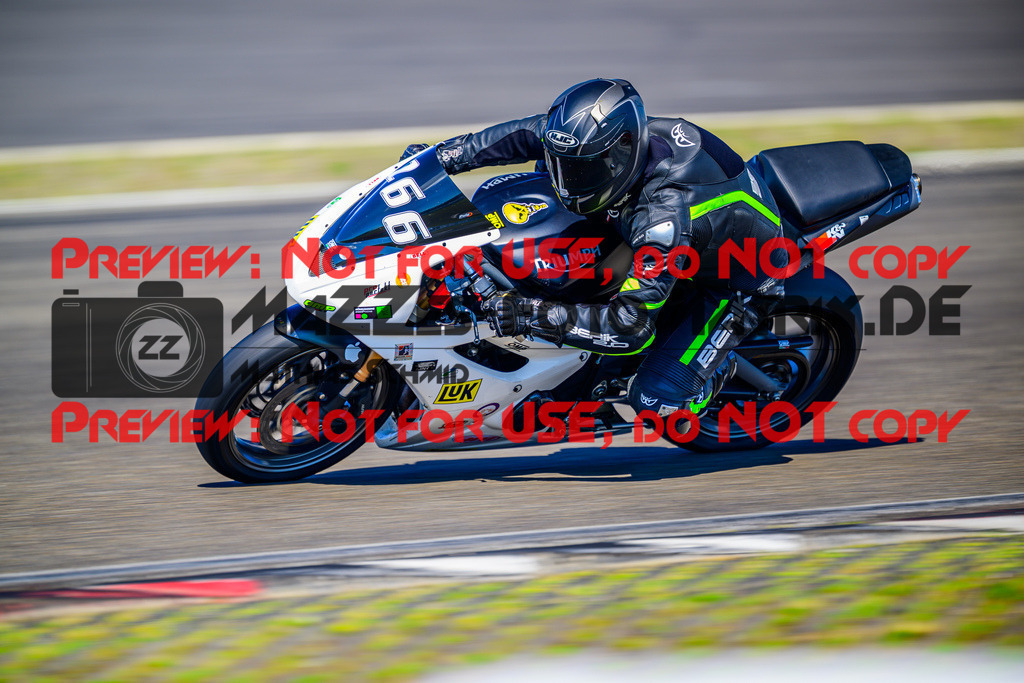 MaZZes_Fotomatrix_20250701_6007705_1747 | GRUEN