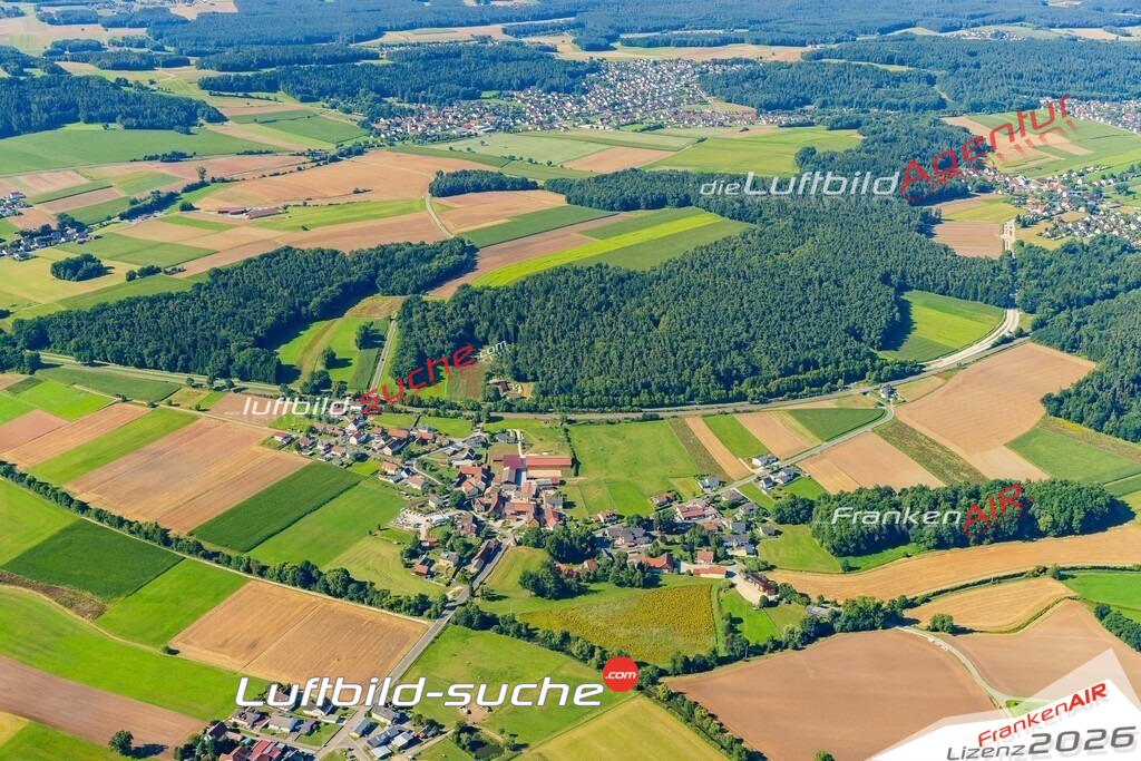Altmannshof Poppenricht Bild- Das Luftbild wurde 2025 vom UL-Flugzeug heraus erstellt ( keine Drohne ) - Hochauflösende Luftaufnahme -Nicht vergleichbar mit Google Maps oder Satelittenbilder- Die Geschenkidee !Mit Lizenz und Bildrechte bestellbar