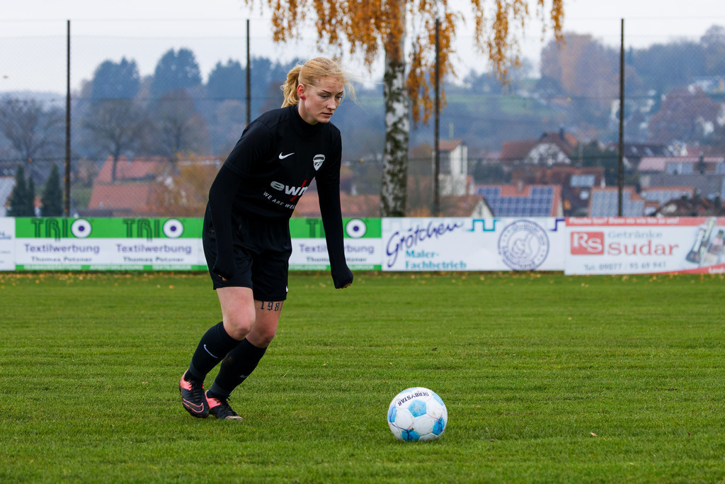 HOHFCH_251109_6371 | 1.FC Heidenheim 1846 II vs. GAST, Fußball, Frauen, Bezirksliga, 2025/2026, X. Spieltag, 03.10.2025 in Heidenheim, Kunstrasen b. Voith-Arena West(Foto: Michael Bulling) - Realisiert mit Pictrs.com