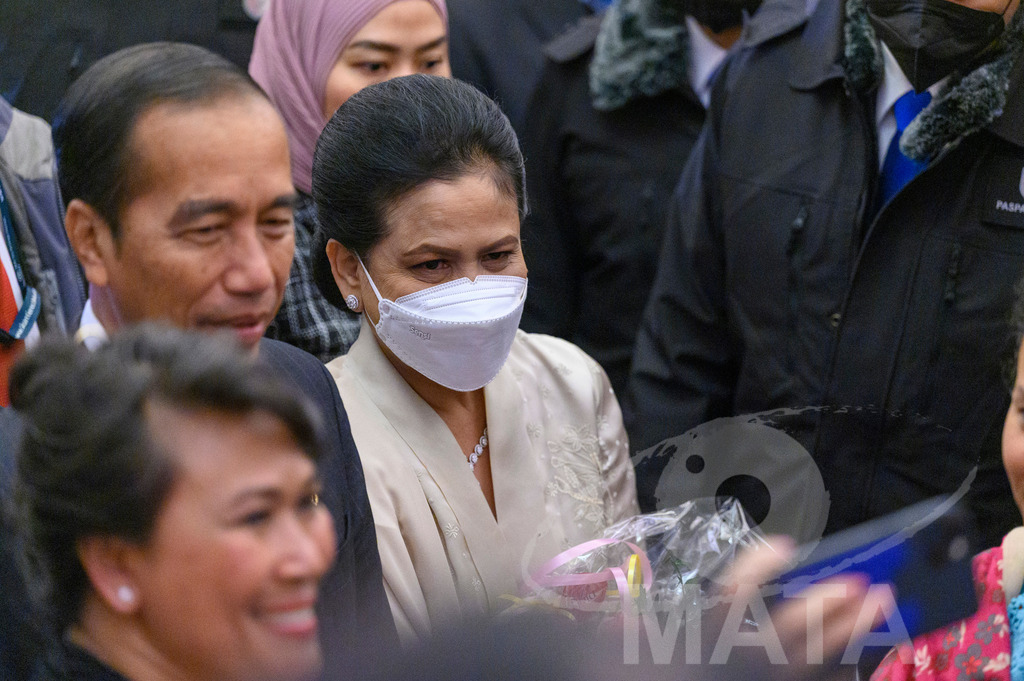 _DWA5491 | Welcoming Jokowi Widodo's arrival by the Indonesian people at Kastens Luisenhof Hotel in the context of the opening of Hannover Messe with Indonesia as Country Partner. Hannover, 15.04.2023 - Realisiert mit Pictrs.com