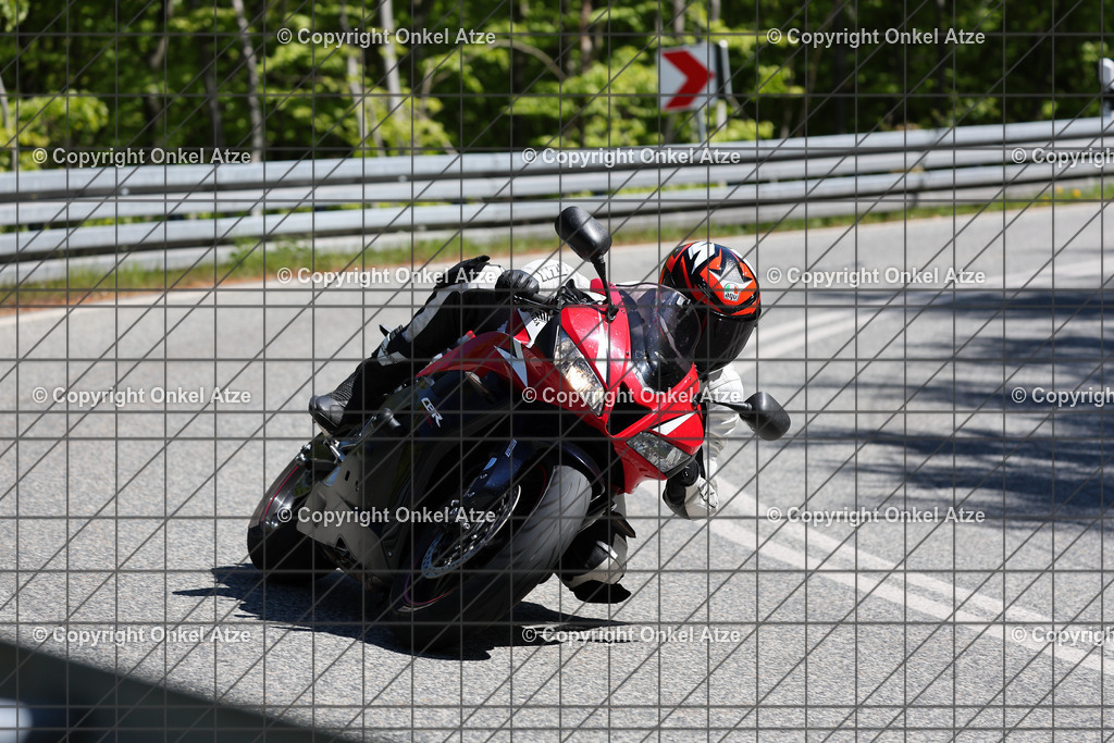IMG_8605 | Fotograf am Kyffhäuser. Onkel Atze. Kyffhäuser Rennstrecke. Café36. Motorsportfotografie. - Realisiert mit Pictrs.com