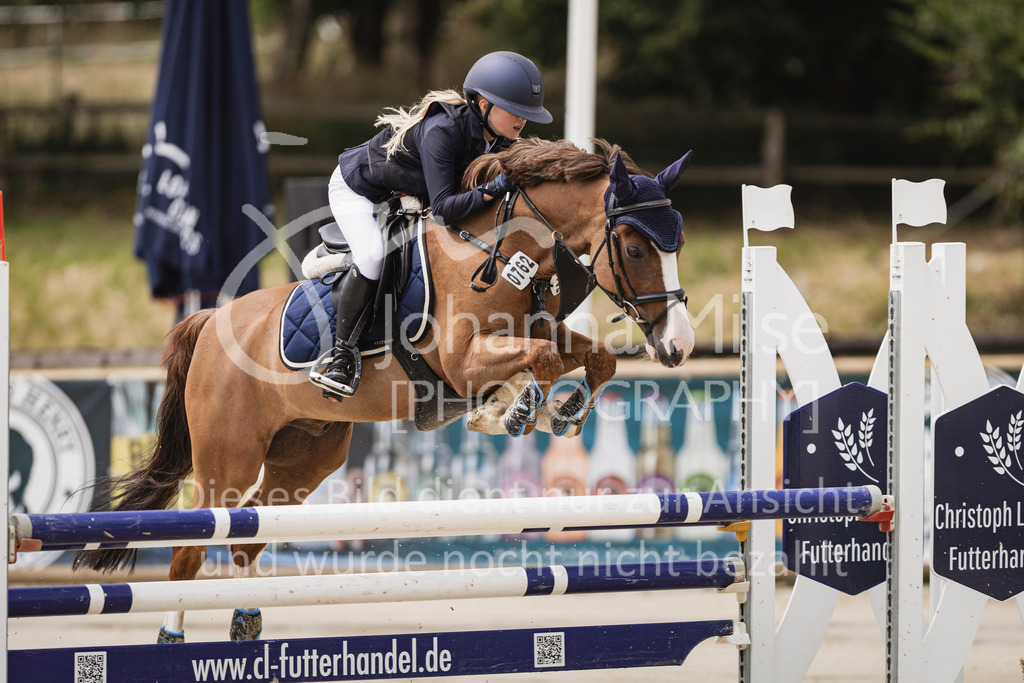 250711_BHO_A2-Spr-2-201 | Deine schönsten Turniermomente als professionelle Fotos! Entdecke hochwertige Pferdesport-Fotografie im Online-Shop. Jetzt Fotos finden & bestellen!