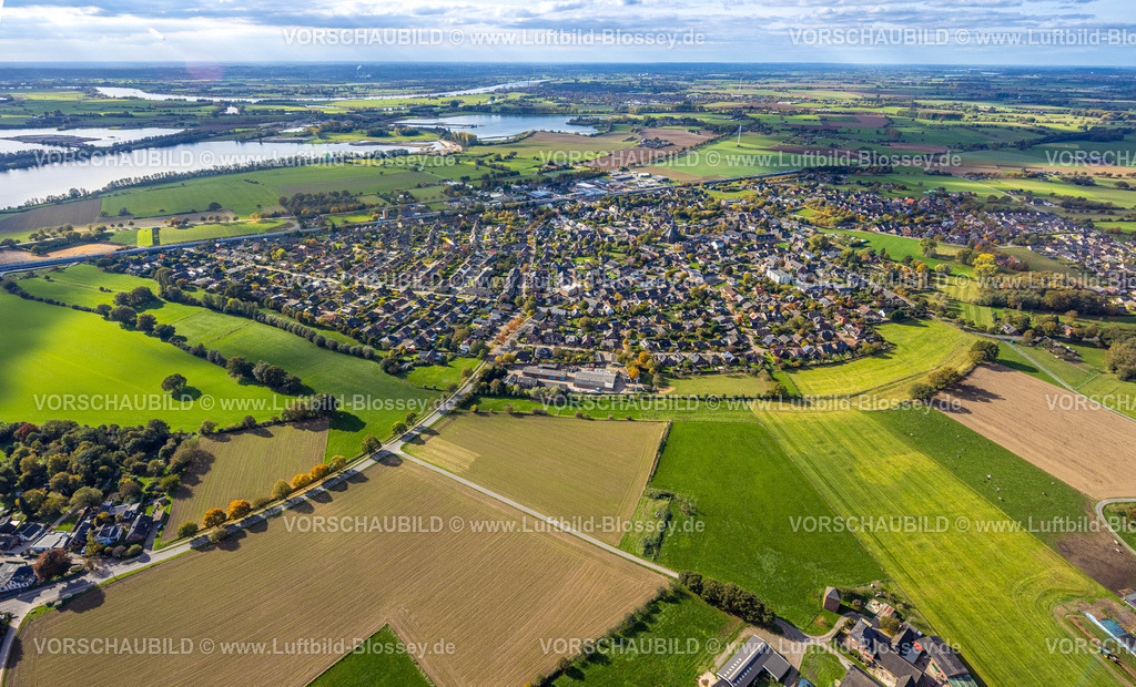 Rees251004558 | Luftbild, Wohngebiet Ortsansicht Ortsteil Haldern, Fernsicht, blauer Himmel und Wolken, Rees, Niederrhein, Nordrhein-Westfalen, Deutschland
