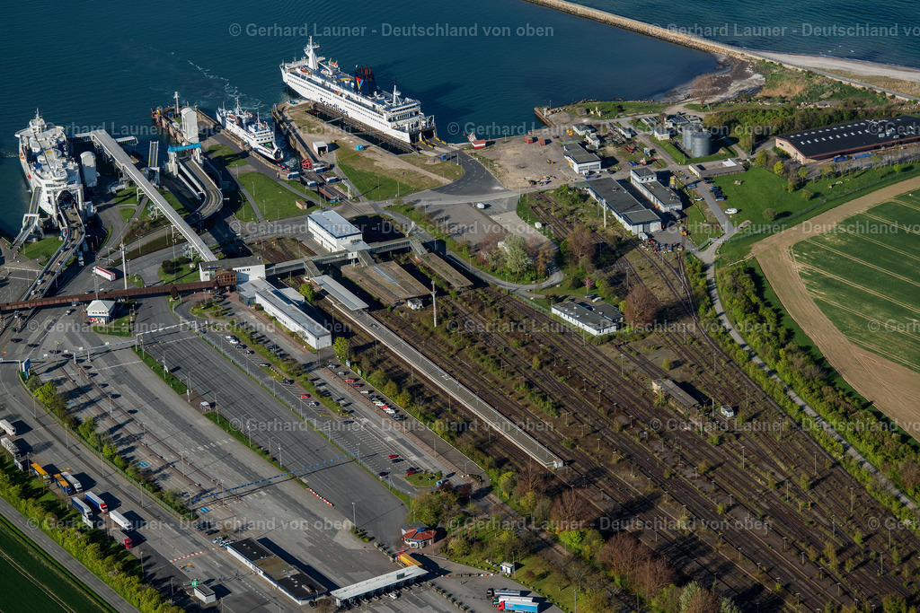 3802152 | Fährhafen und Bahnhof Puttgarden, Fehmarn