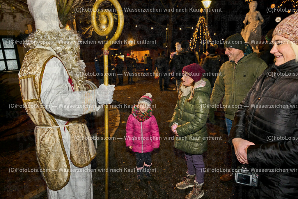 ALP7672_Wieselburger Advent_Nikolaus | (C)FotoLois.com, Alois Spandl, Wieselburger Advent im Schlosspark, Besuch durch den Hl. Nikolaus und seinen Krampussen, Sa 3. Dezember 2022.