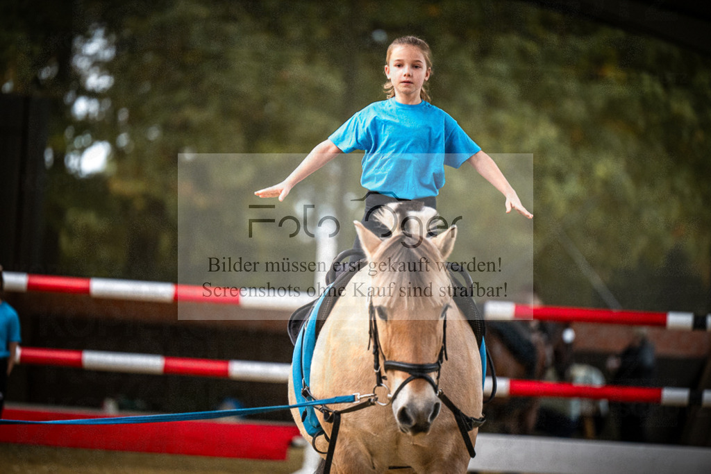 DOS_0078 | Entdecke hochwertige Reitturnierfotos von Foto Oger. Professionell, emotional und authentisch – jetzt Lieblingsmomente im Shop bestellen.Deutschlandweite Turnierfotografie. - Realisiert mit Pictrs.com