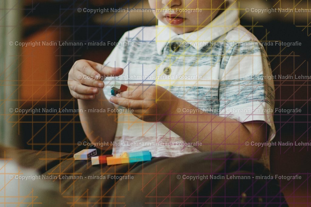 2-05-1025-683 | „Willkommen bei mirada Fotografie – Ihr Shop für professionelle Kindergarten- und Grundschulfotografie. Unvergessliche Erinnerungen für Kinder & Eltern. Jetzt entdecken!" - Realisiert mit Pictrs.com