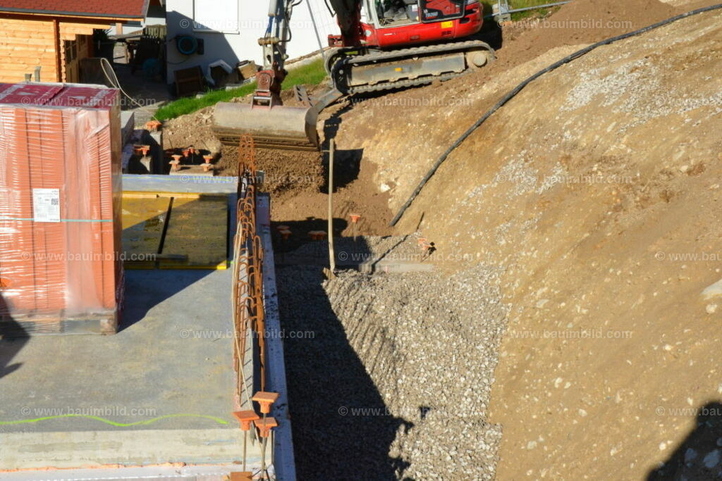 bib-lg02-erdarbeiten-0133 | Nach LV-Leistungsgruppen sortierte Detailfotos über den Bau eines Hauses. Alle Hausbau-Bilder direkt vom Urheber und Autor der Website Haus-Selber-Bauen.com