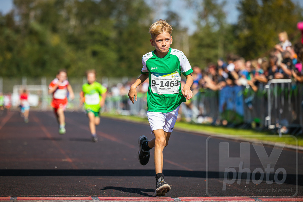 16. Hoywoj-CityLauf im Sportforum Hoyerswerda - 16.09.2023 | 1km VBH-Grundschul-Lauf 2. Klassen - Realisiert mit Pictrs.com