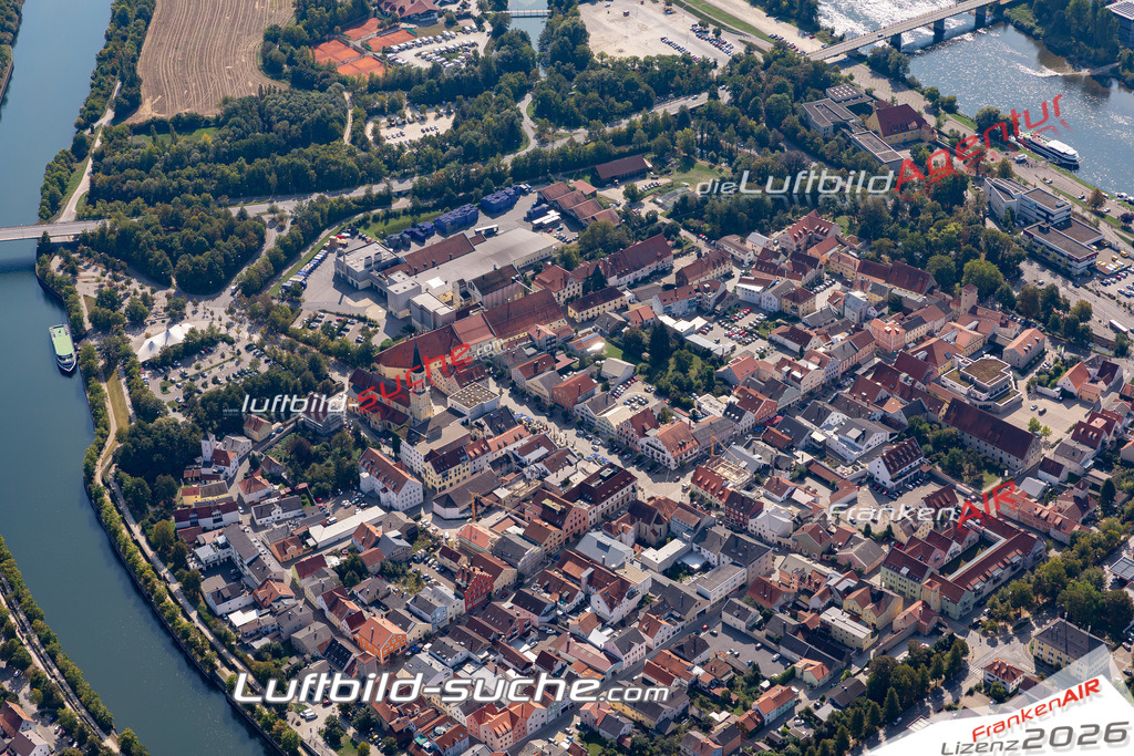 Aktuelles Luftbild von  Kelheim - Die Luftaufnahme wurde 2020 mittels UL-Flugzeug erstellt ( keine Drohne ) - hochauflösende Kamera-Systeme von  Canon -Beste Qualität - Für grossformatige Ausdrucke geeignet. Die Geschenkidee !