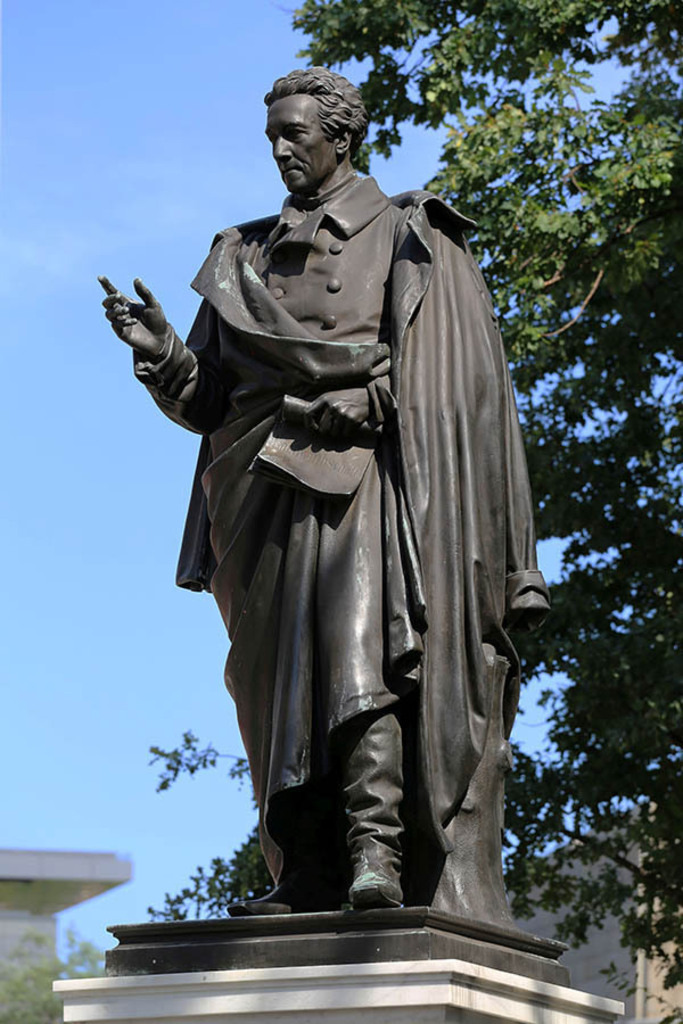 Albrecht-Thaer-Denkmal | Das Team hinter BILDLEXIKON LEIPZIG bündelt historische wie aktuelle Informationen über die Stadt Leipzig in Text und Bild auf einer Plattform und stellt diese der interessierten Öffentlichkeit zur Verfügung.