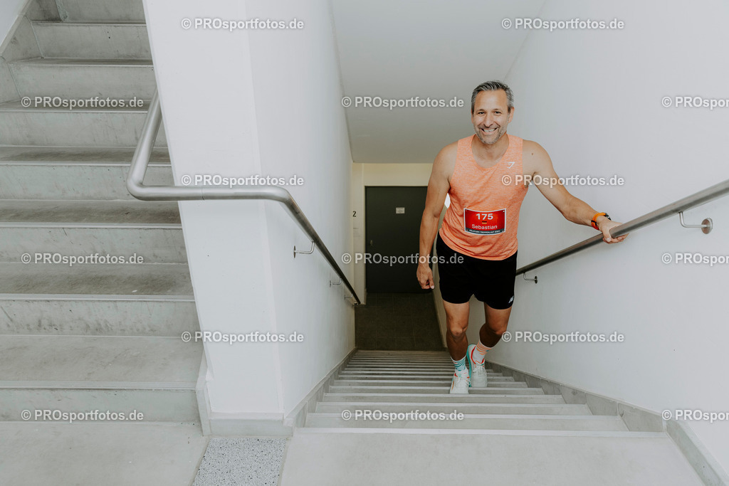 240825_Treppenlauf-512 | Professionelle Fotos Ihrer Laufsportveranstaltung.