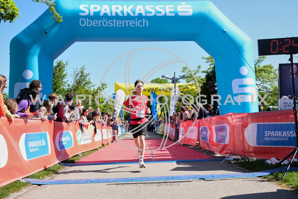 ..... | LINZ,AUSTRIA,27.April 24, Int. 3 Brückenlauf Linz  , Image shows: Photo: WAPICS / Michael ring