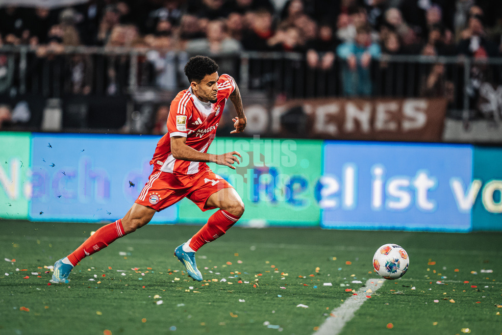 Fußball | Männer | Saison 2025/2026  | Fußball-Bundesliga | 29. Spieltag | FC St. Pauli vs. FC Bayern München | 11.04.2026 | Luis Diaz (#14, FC Bayern München)
