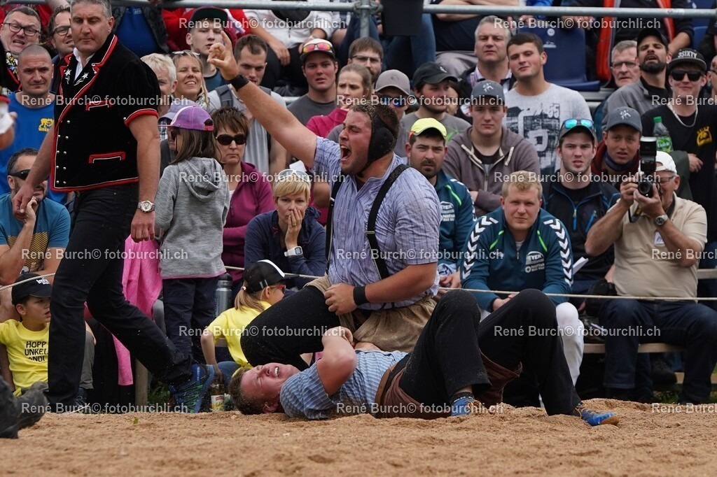 65 | René Burch leidenschaftlicher Fotograf aus Kerns in Obwalden.  Hier finden sie Sport, Landschaft und Natur Fotografie.
 - Realisiert mit Pictrs.com