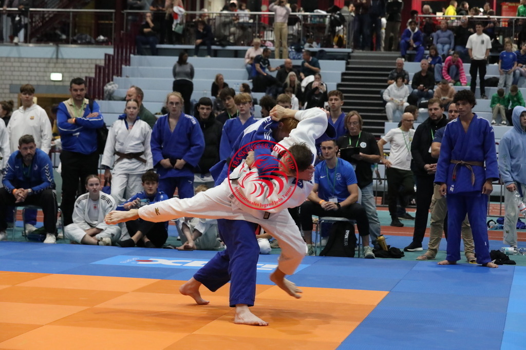 1J7A2415 | Fotos vom Adler Cup - Pictures from Adler Cup

Hier findet Ihr alle Eindrücke und großen Momente der Adler Cup Wochenenden. Here you will find all impressions and great moments of the Adler Cup weekends. - Realisiert mit Pictrs.com