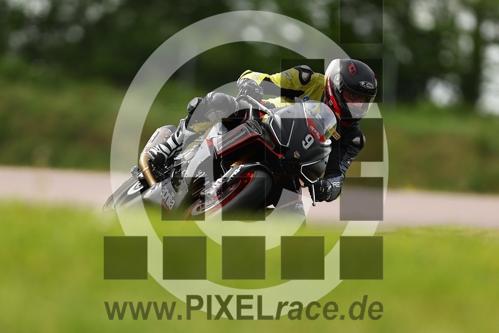 0009_1-20260503_00693 | Schöne Erinnerungen an spannende Momente - das festzuhalten ist unser Job. PIXELrace.de ist seit 2003 auf den Rennstrecken Europas unterwegs um die Action draußen beim Fahren und die wunderbare Stimmung imm Fahrerlager für euch einzufangen.