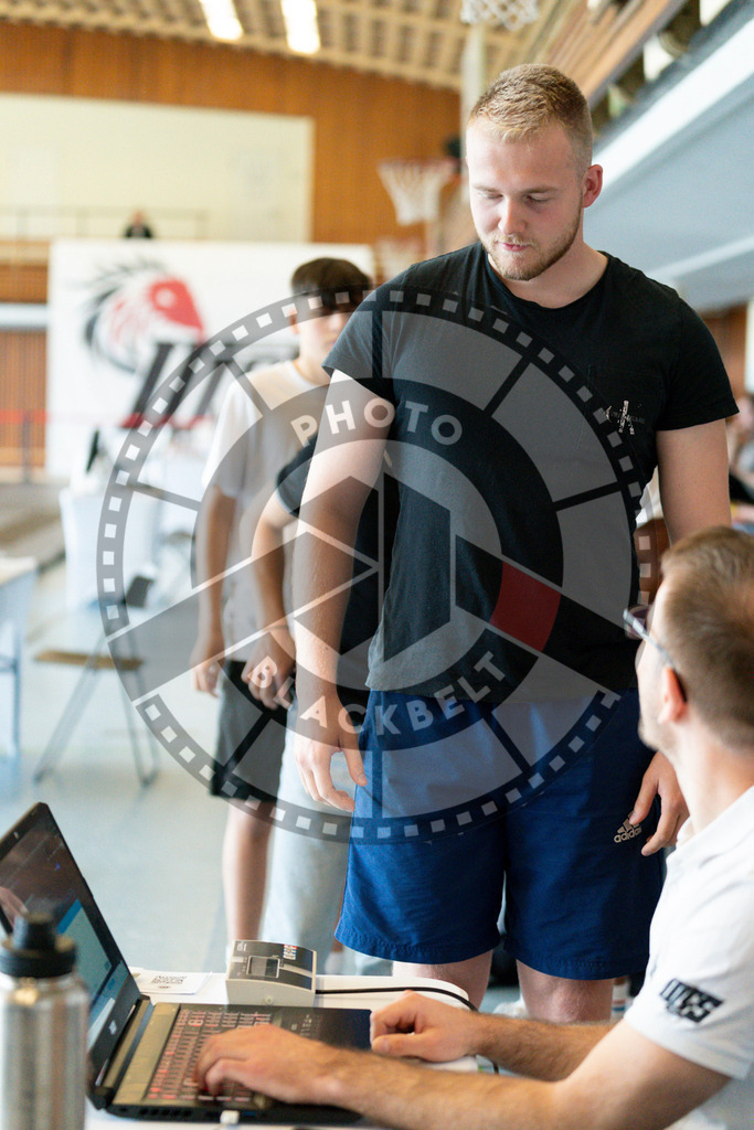 20240608PBB00088 | Fighters compete during the ILLCS VII summer edition luta livre competition in Hannover, Germany, on June 8, 2024.