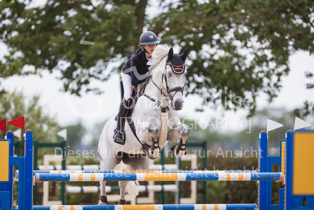 240614_Lemwerder_M2-Springen-422 | Deine schönsten Turniermomente als professionelle Fotos! Entdecke hochwertige Pferdesport-Fotografie im Online-Shop. Jetzt Fotos finden & bestellen!