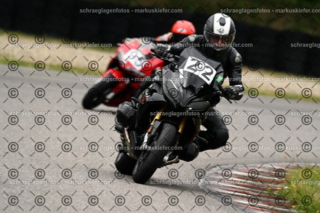 25bt02-1213 | markuskiefer.com - Realisiert mit Pictrs.com