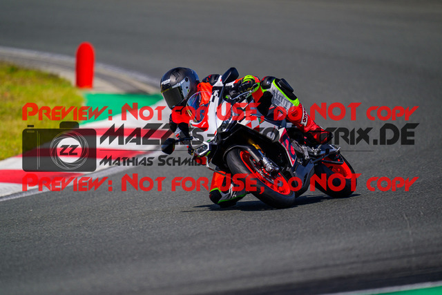 MaZZes_FotoMatrix_240725_6007705_5806 | BLAU