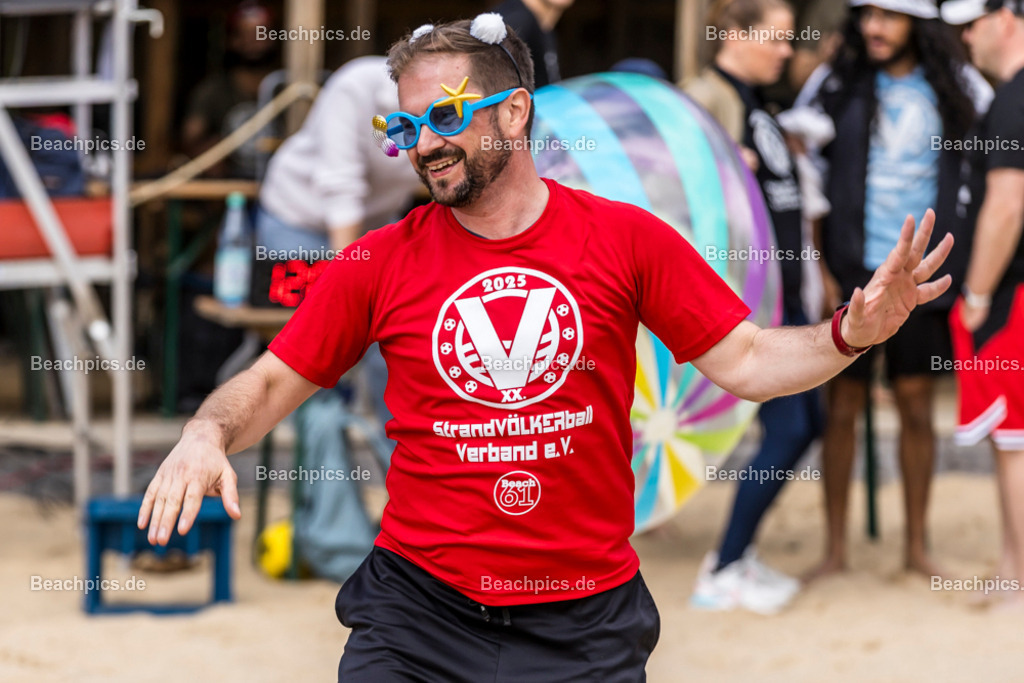 2025-200083370-Strandvölkerball-WM |  24.08.2025; Berlin Foto: Gerold Rebsch - www.beachpics.de