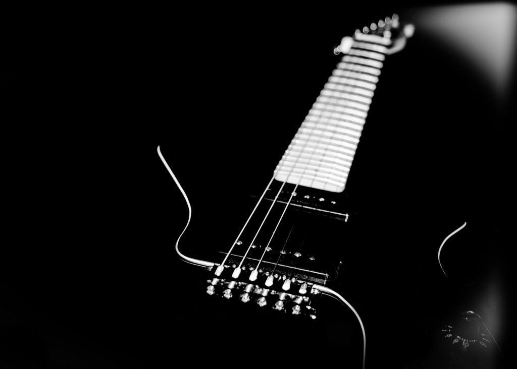 Gitarre sw | fotografie-bernd-pfalzgraf - Realisiert mit Pictrs.com