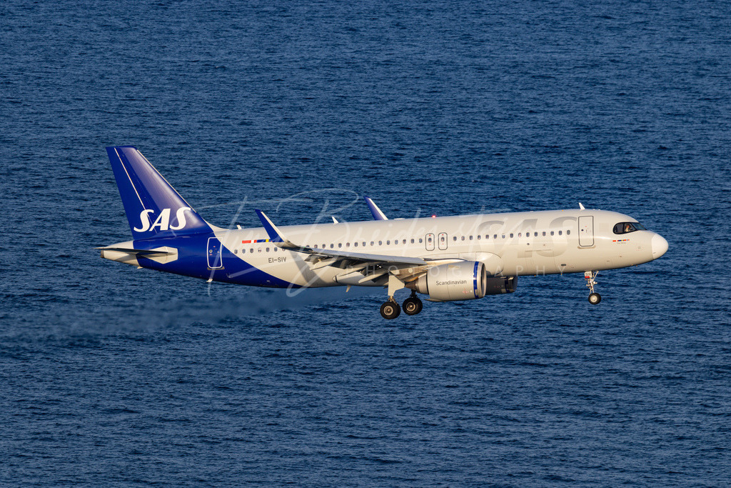 822A3323 Kopie | Buy high-quality aviation and travel photography prints by professional photographer Timo Breidenstein. Authentic images, professionally printed, worldwide shipping. - Realisiert mit Pictrs.com