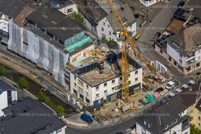 Meschede240505869 | Luftbild, City, Hotel Baustelle mit Baukran am Winziger Platz Ecke Zeughausstraße, Fluss Henne, Meschede-Stadt, Meschede, Sauerland, Nordrhein-Westfalen, Deutschland