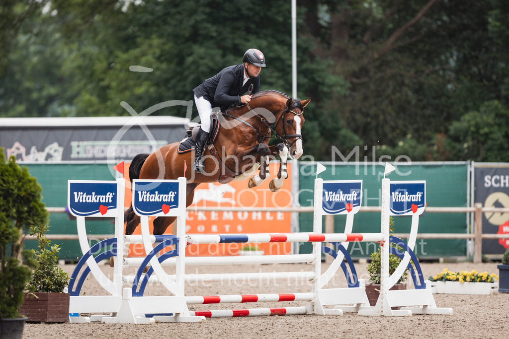 250610_Mühlen_SprPf-A2-267 | Deine schönsten Turniermomente als professionelle Fotos! Entdecke hochwertige Pferdesport-Fotografie im Online-Shop. Jetzt Fotos finden & bestellen!