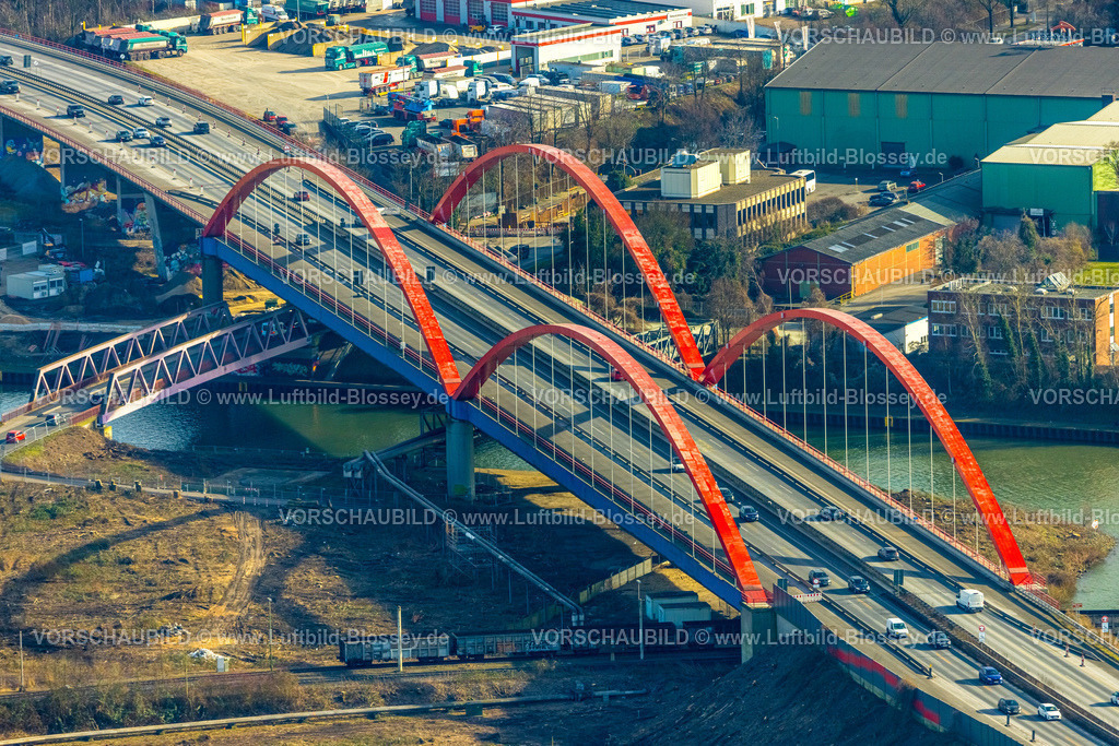 Bottrop250202534Mitte | Luftbild, Autobahn A42 und rote Rhein-Herne-Kanalbrücke, Ebel, Bottrop, Ruhrgebiet, Nordrhein-Westfalen, Deutschland