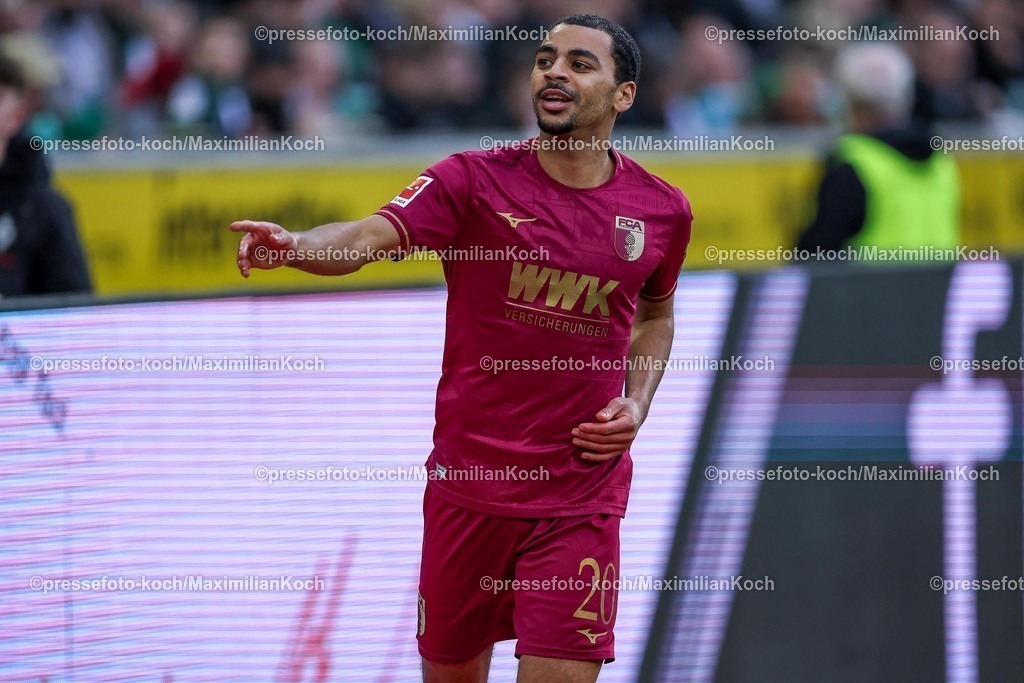 BMG21022502161 | 22.02.2025, Fußball, Borussia Mönchengladbach - FC Augsburg, 1. Fußball Bundesliga, Borussia-Park, Saison 2024 2025: Torjubel nach dem Treffer zum 1:0 durch Alexis Claude-Maurice (FC Augsburg #20)DFB regulations prohibit any use of photographs as image sequences and or quasi-video.