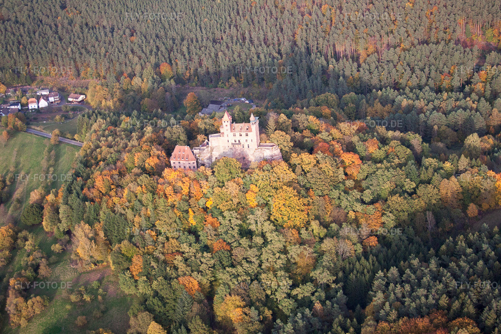 Luftbild: Burg Berwartstein in Erlenbach bei Dahn im Bundesland Rheinland-Pfalz in Deutschland. Foto: IMG_53933.jpg vom 20.10.2012 durch Werner Riehm/FLY-FOTO.de