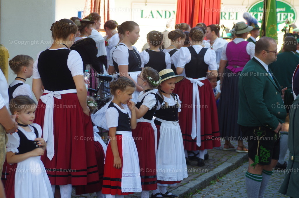 IMGP5455 | fotografiert von Axel PollmannLeonhardi Wallfahrt Benediktbeuern und Murnau, Fronleichnam, Fasching, Landschaft im Loisachtal und Benediktbeuern  - Realisiert mit Pictrs.com