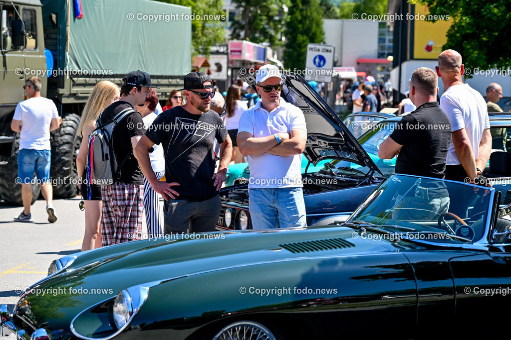 Slowakei_ Povazska Bystrica_ Veteran Tour Manin_ 14.06.2025-148 | 14.06.2025, Slowakei, SVK, Trenciansky kraj, Povazska Bystrica, im Bild Oldtimer Klub, Historische Fahrzeuge, Veteran Tour Manin, Auto, Alt, Besucher, Menschen, Feature, Symbolbild