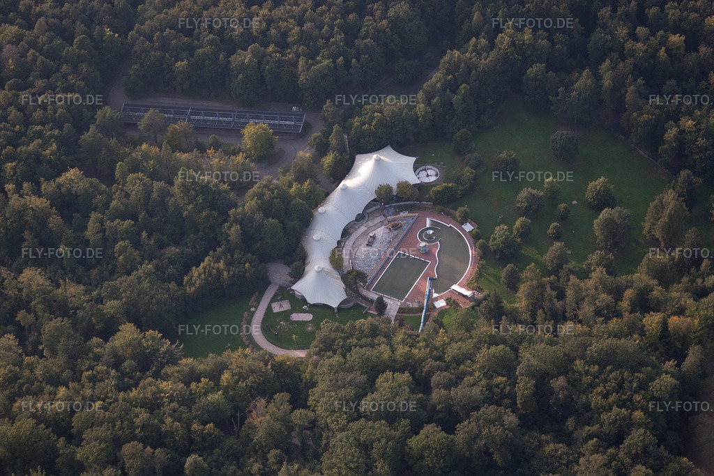 Luftbild: Waldbad im Ortsteil Schöllbronn in Ettlingen im Bundesland Baden-Württemberg in Deutschland. Foto: IMG_53181.jpg vom 09.09.2012 durch Werner Riehm/FLY-FOTO.de
