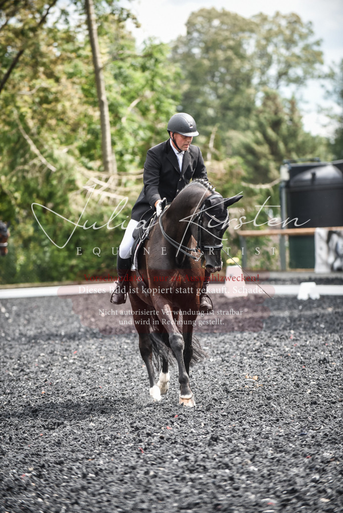 DSC_4963 | Pferde- und Turnierfotografie in Westsachsen. Pferdeportraits, Auftragszeichnungen und intuitive Kunst.