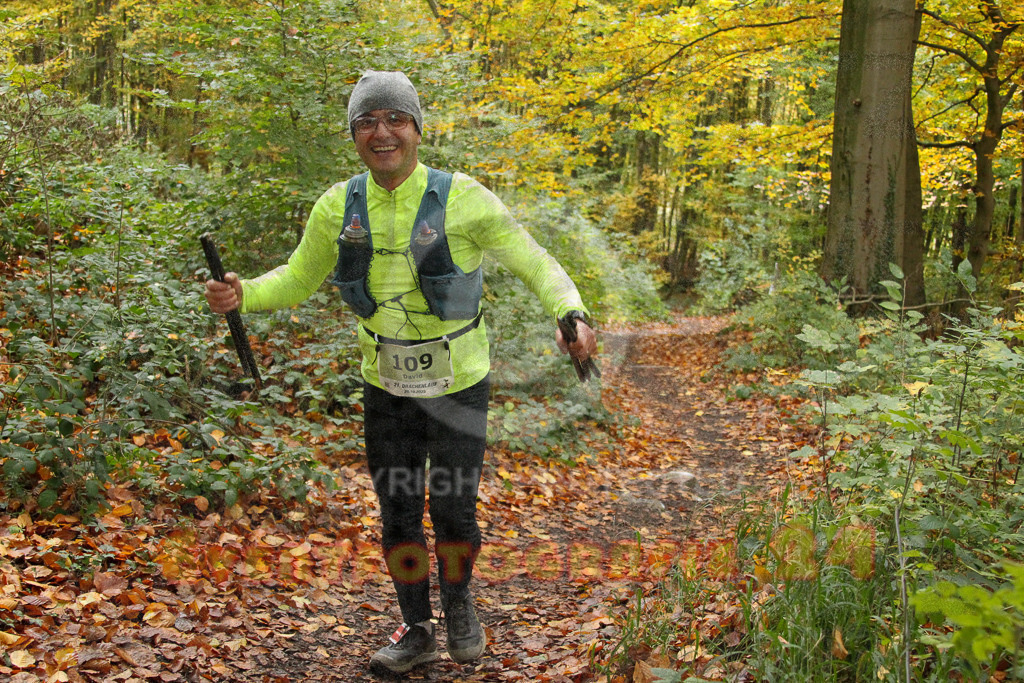 251026_1328_EV4_6951 | Sportfotografie im Rhein-Sieg Kreis, Köln, Bonn, NRW, Rheinland Pfalz, Hessen, etc. Unser Tätigkeitsfeld umfasst den Laufsport vom Volkslauf über den Marathon, Duathlon, Triathon bis zum Ultralauf wie Kölnpfad Ultra oder Schindertrail.