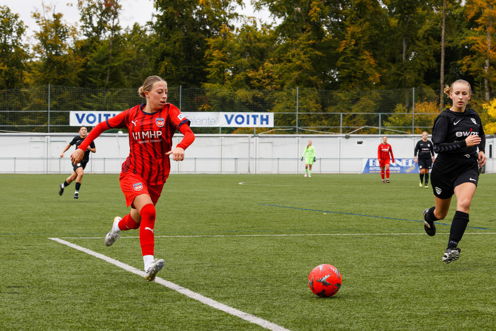 FCHHOH_251005_9665 | 1.FC Heidenheim 1846 II vs. SGM Hohenmemmingen/Sontheim, Fußball, Frauen, Bezirksliga, 2025/2026, 4. Spieltag, 05.10.2025 in Heidenheim, Kunstrasen b. Voith-Arena West(Foto: Michael Bulling) - Realisiert mit Pictrs.com