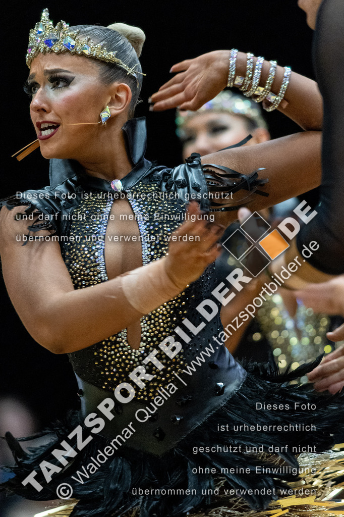 20240113-13110 | Hier finden Sie Tanz Bilder vom Latein und Standard Formationen tanzen. Sportbilder vom Tanzsport. Schöne Fotos und von Weltmeisterschaft, Europameisterschaft, Bundesliga, Regionalliga, Oberliga und Landesliga sowie von GOC Stuttgart, DanceComp, WM Bremen